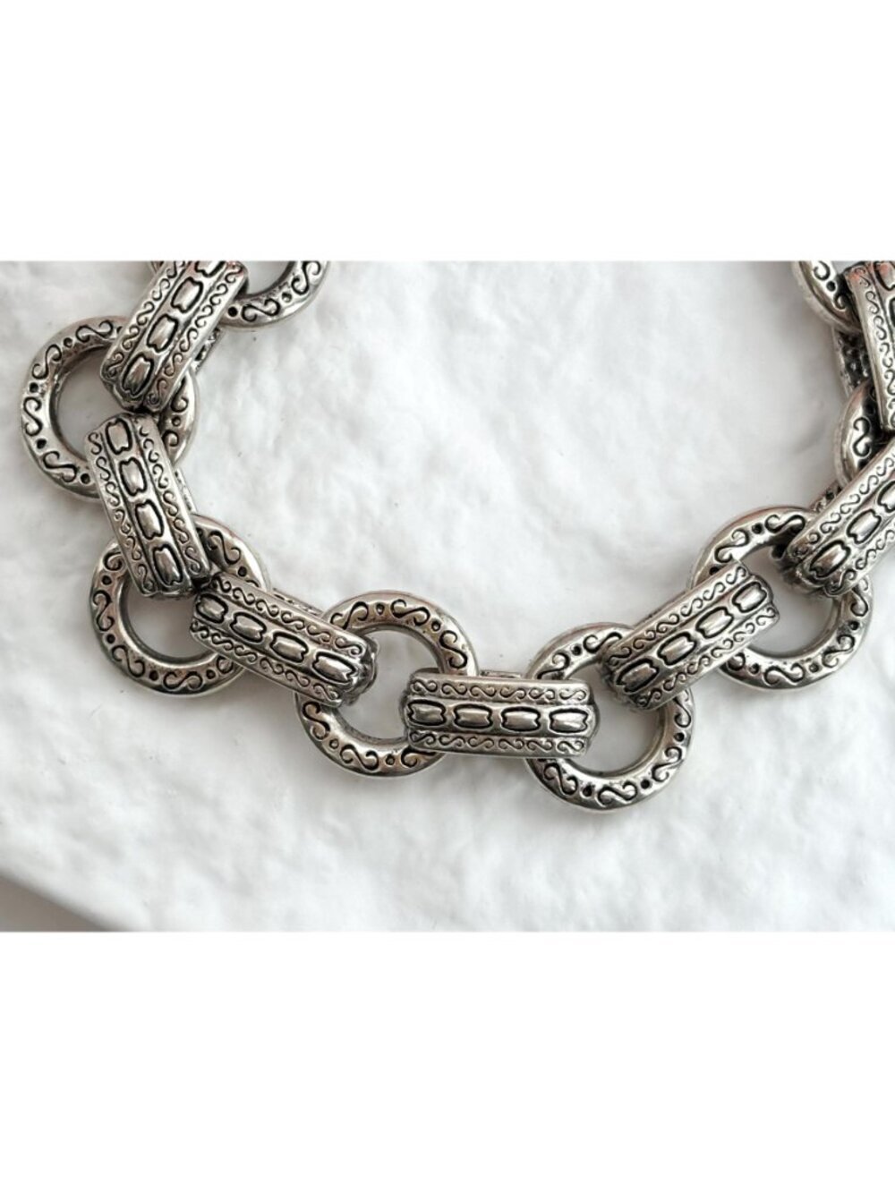 Chainlink Abstract Carved Hinged Magnet Vintage Silver Toned Bracelet - Picture 10 of 16